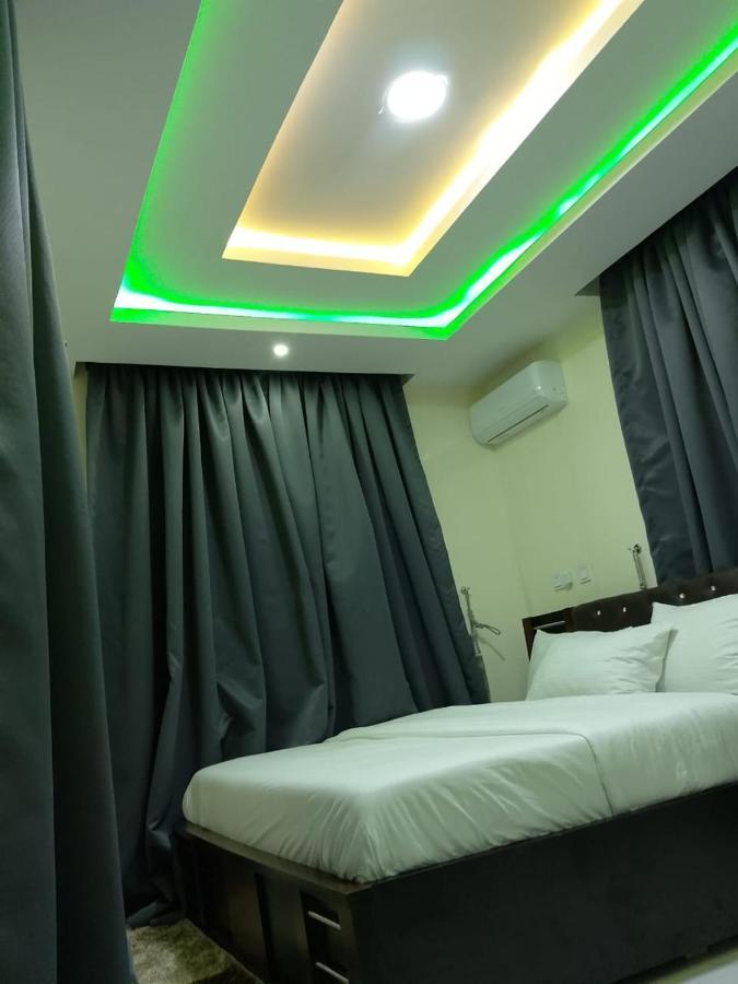 Apartment Jka 1-bedroom-apt 24hrs Power Unlimited Wifi , Garden Patio Area,free Daily Housekeeping *