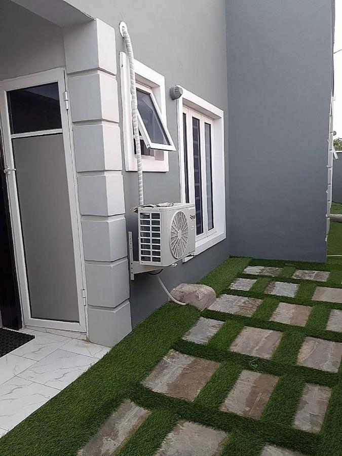 Jka 1-bedroom-apt 24hrs Power Unlimited Wifi , Garden Patio Area,free Daily Housekeeping Apartment