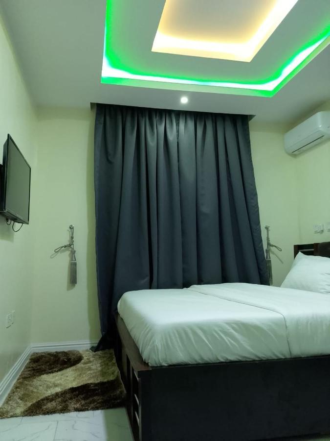 Jka 1-bedroom-apt 24hrs Power Unlimited Wifi , Garden Patio Area,free Daily Housekeeping Apartment