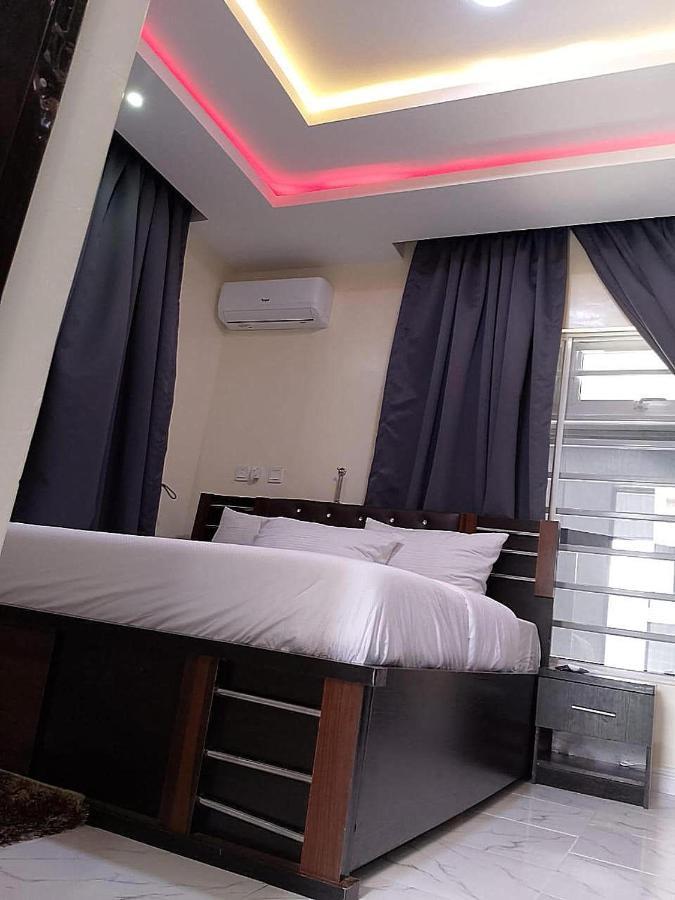 Jka 1-bedroom-apt 24hrs Power Unlimited Wifi , Garden Patio Area,free Daily Housekeeping * Lagos
