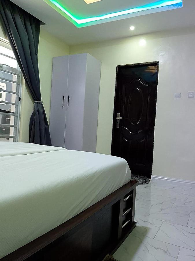 Jka 1-bedroom-apt 24hrs Power Unlimited Wifi , Garden Patio Area,free Daily Housekeeping *