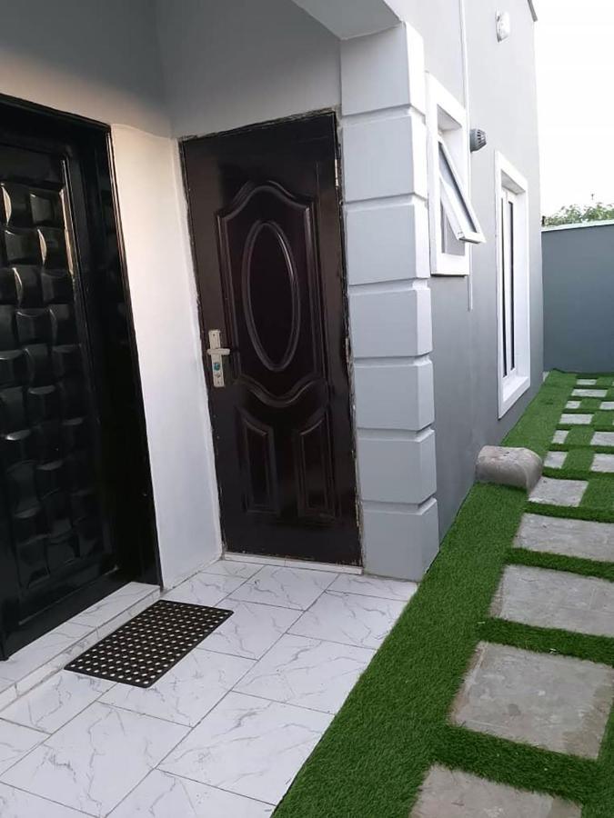 Jka 1-bedroom-apt 24hrs Power Unlimited Wifi , Garden Patio Area,free Daily Housekeeping * Lagos