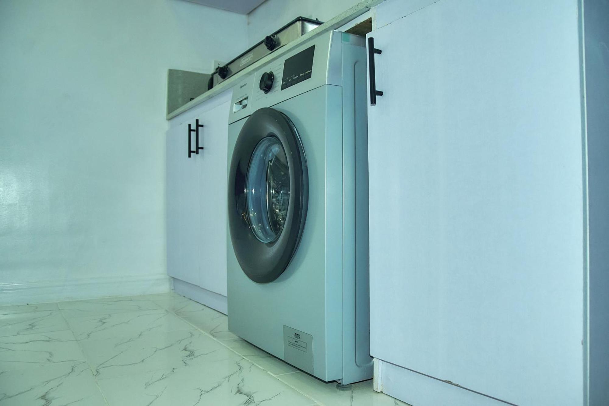 Jka 1-bedroom-apt 24hrs Power Unlimited Wifi , Garden Patio Area,free Daily Housekeeping Apartment *