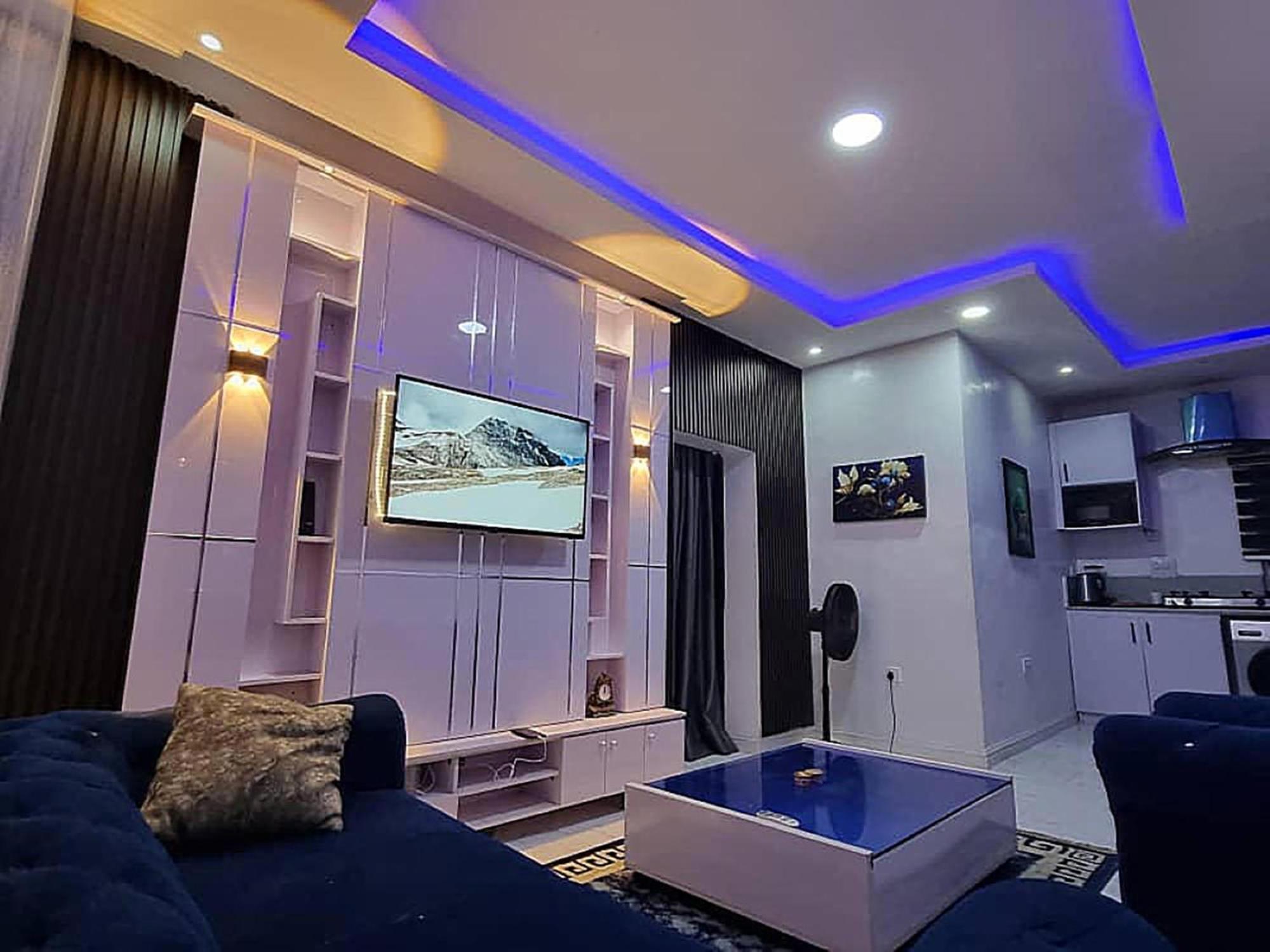 Apartment Jka 1-bedroom-apt 24hrs Power Unlimited Wifi , Garden Patio Area,free Daily Housekeeping Lagos