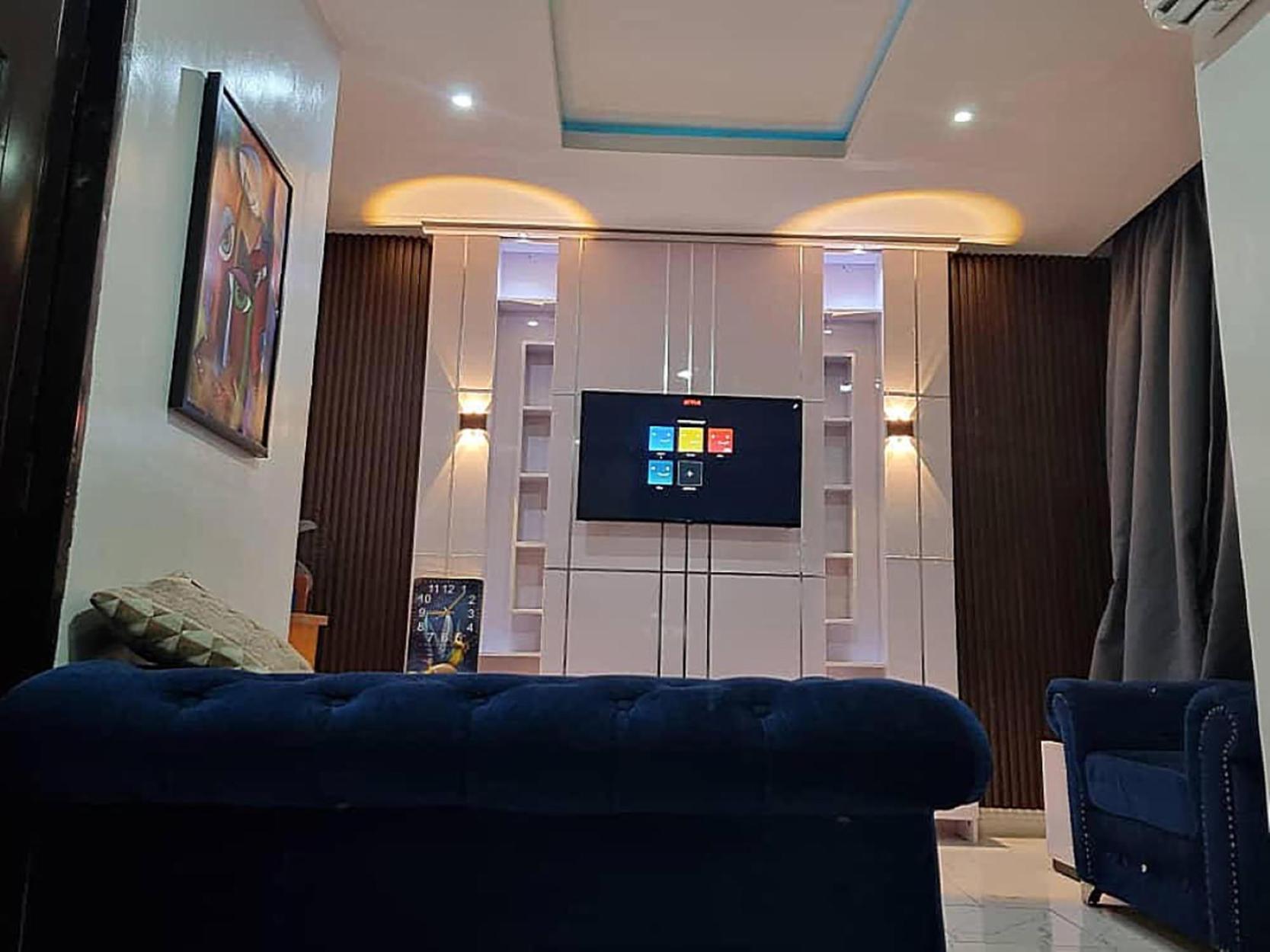 Jka 1-bedroom-apt 24hrs Power Unlimited Wifi , Garden Patio Area,free Daily Housekeeping * Lagos